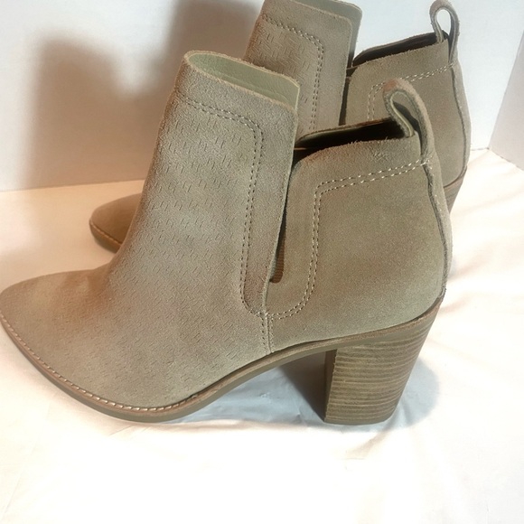 Dolce Vita Taupe Suede Ankle Boots with Pointed Toe and Block Heel - Picture 3 of 14